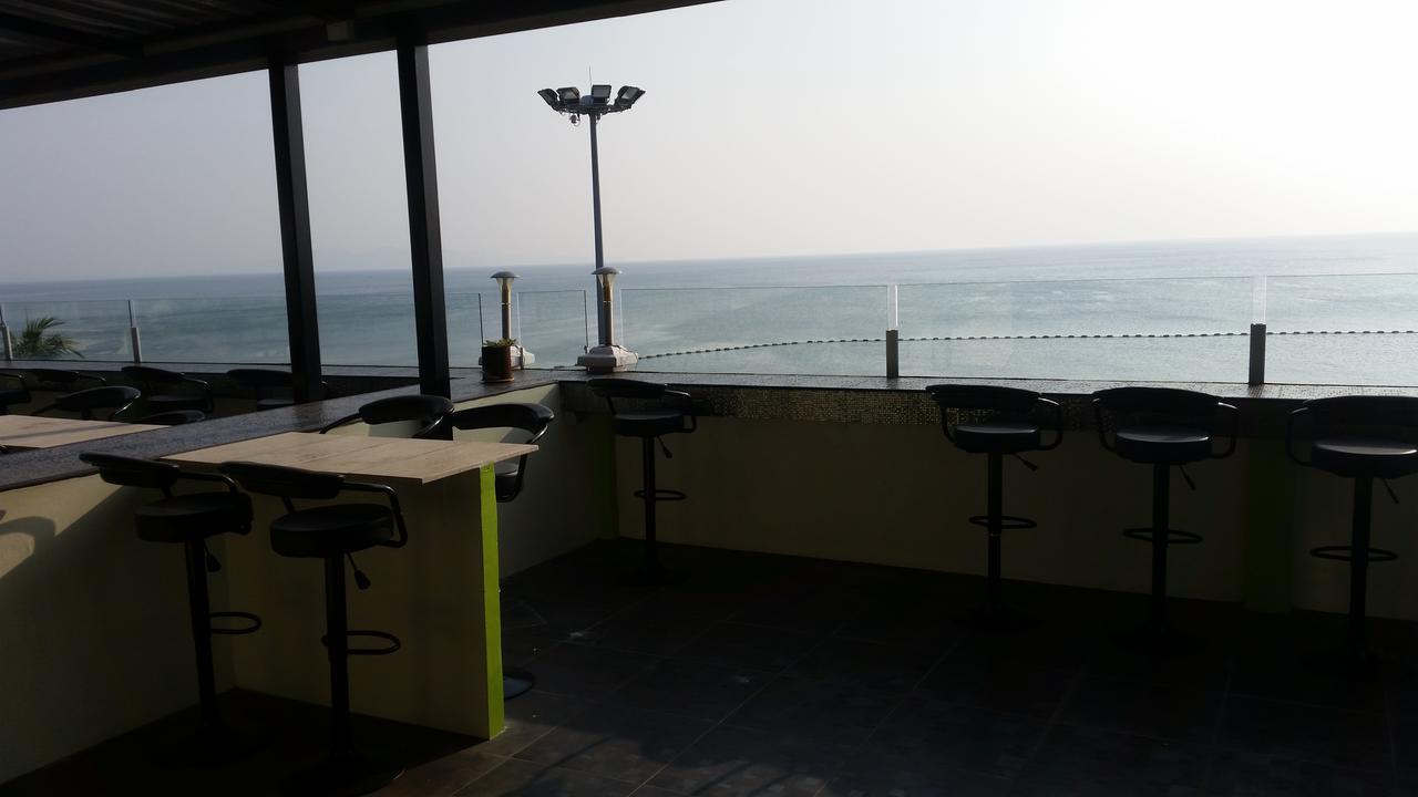 Barfly Pattaya Hotel Praia de Jomtien Exterior foto